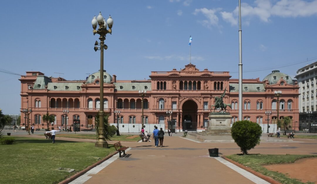 ARGENTINA DECLARA ORGANIZACIONES TERRORISTAS AL CÁRTEL DE SINALOA, LA NUEVA FAMILIA MICHOACANA, LOS TIGUERONES, EL ELN Y LAS FARC-EP