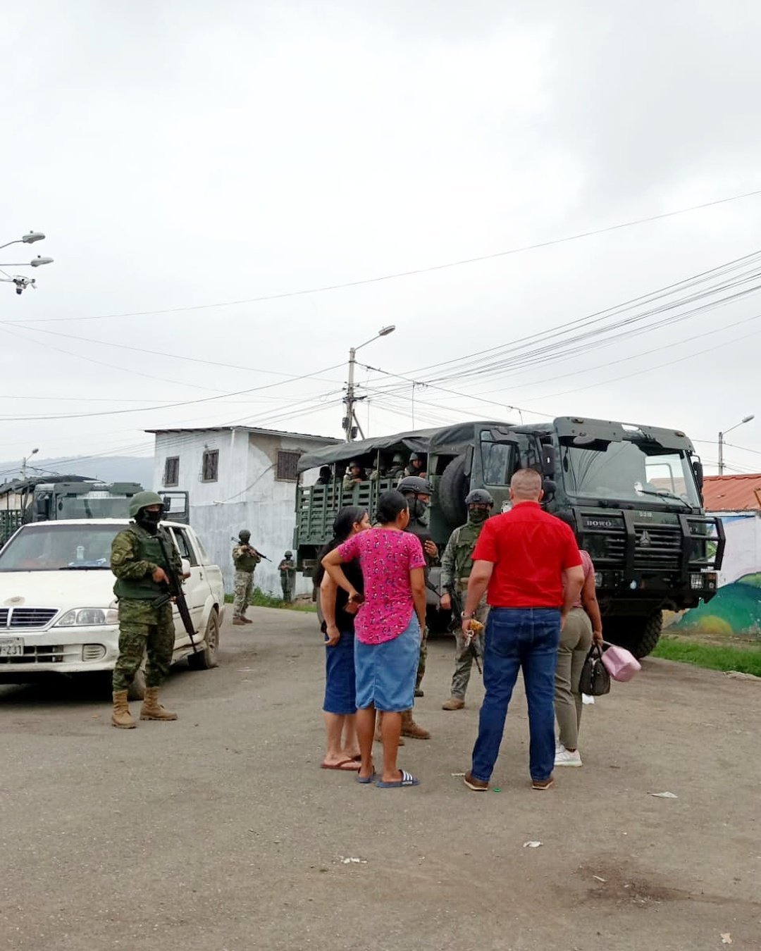 MOTINES EN DOS CÁRCELES DE ECUADOR DEJAN OCHO PRESOS MUERTOS Y 10 HERIDOS